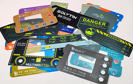 Kleinserien-Maßfertigung für Maschinen- & Elektrogeräte Bedienfelderaufkleber (Grafikfolien)