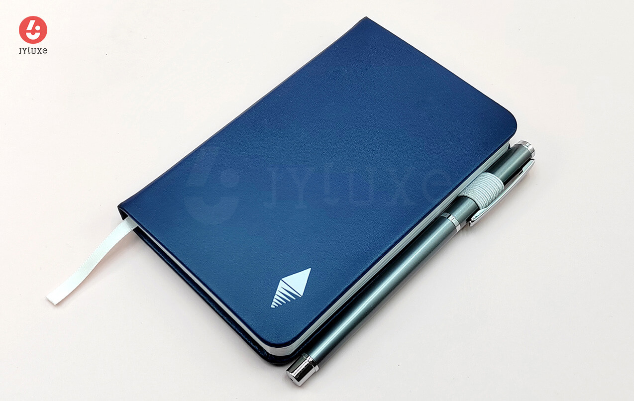Kundenspezifische Notebooks in großen Mengen - Flexible Anpassung für Journale in verschiedenen Größen und Farben