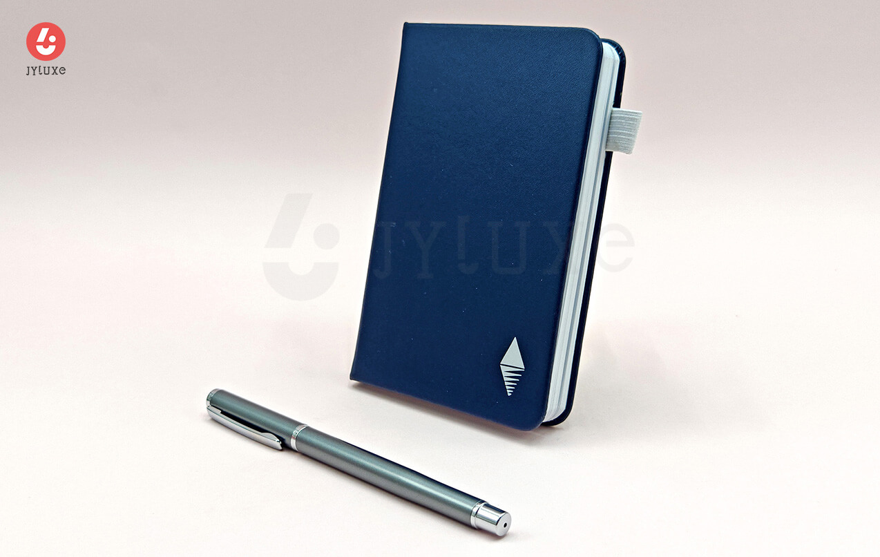 Kundenspezifische Notebooks in großen Mengen - Flexible Anpassung für Journale in verschiedenen Größen und Farben