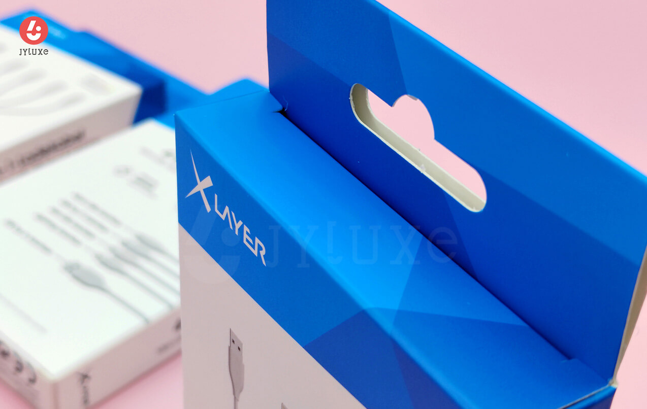 Caja para Electrónicos con Gancho Expositor Integrado