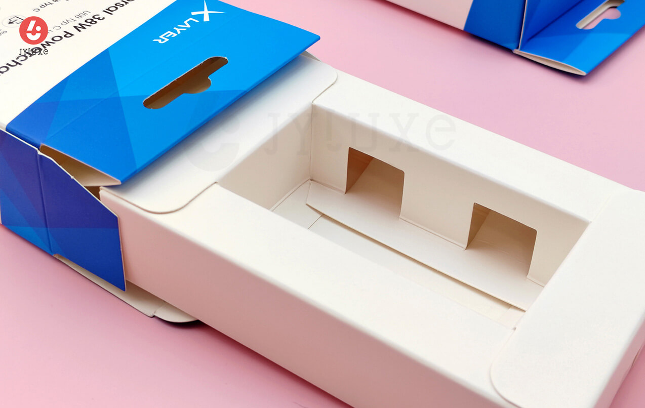 Caja para Electrónicos con Gancho Expositor Integrado